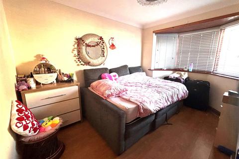 undefined, Hainault Road, Romford RM6