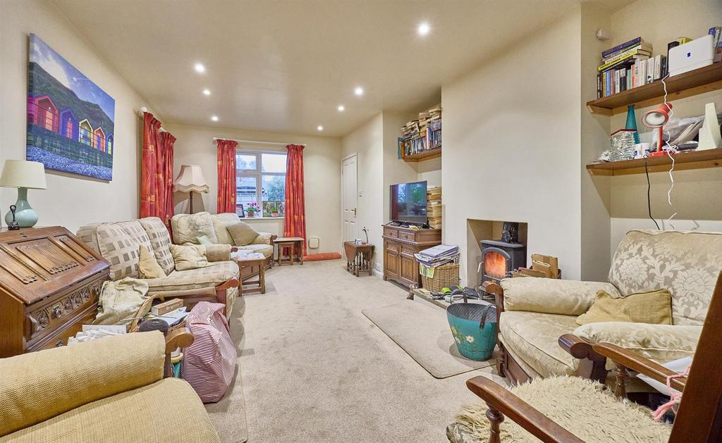 Lounge to Front
