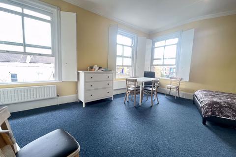 1 bedroom apartment to rent, Dalston Lane, London E8