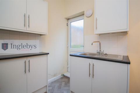 2 bedroom terraced house to rent, Robinson Street, Loftus
