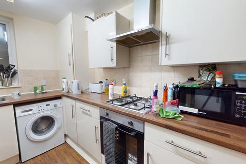 5 bedroom detached house to rent, Edinburgh Road, Moulsecoomb, Brighton, BN2