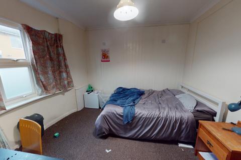 5 bedroom detached house to rent, Edinburgh Road, Moulsecoomb, Brighton, BN2