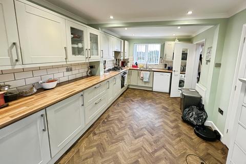 3 bedroom detached house for sale, Ashbrook, Stapenhill, Burton-on-Trent, DE15