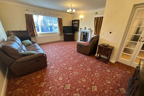 undefined, Farm Close, Burton-on-Trent, DE13