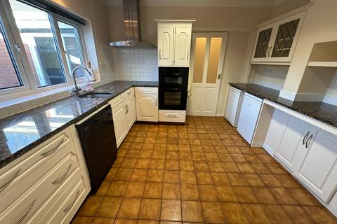 undefined, Farm Close, Burton-on-Trent, DE13