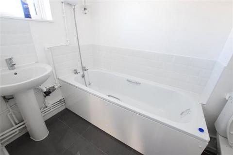 2 bedroom apartment for sale, Kings Court, London E13
