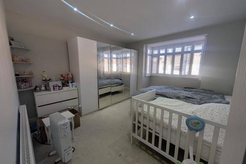 3 bedroom semi-detached house to rent, Slough, SL1