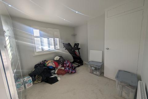 3 bedroom semi-detached house to rent, Slough, SL1