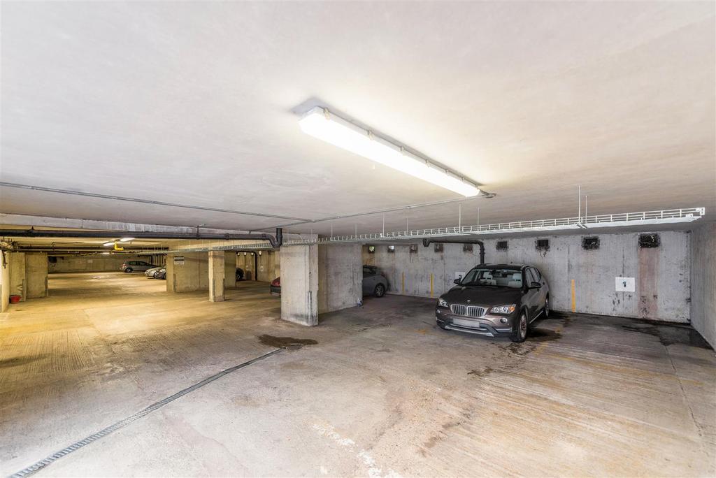 Flat 11 Sussex Court-21.jpg