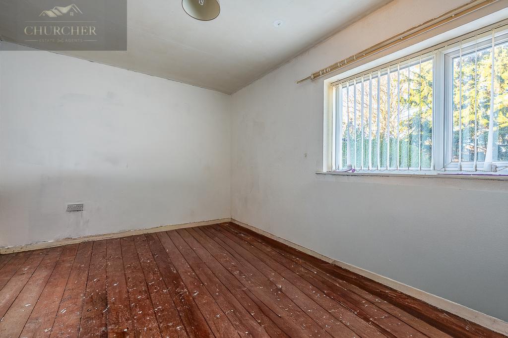 71lea Crescent-05