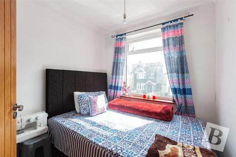 3 bedroom terraced house for sale, Hickman Road, Romford RM6