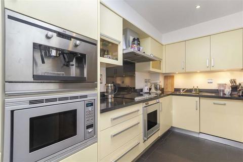2 bedroom flat to rent, Strand Drive, Richmond TW9