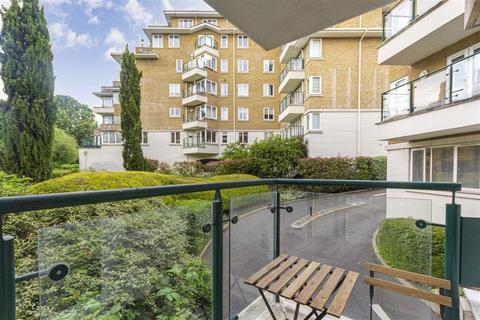 2 bedroom flat to rent, Strand Drive, Richmond TW9
