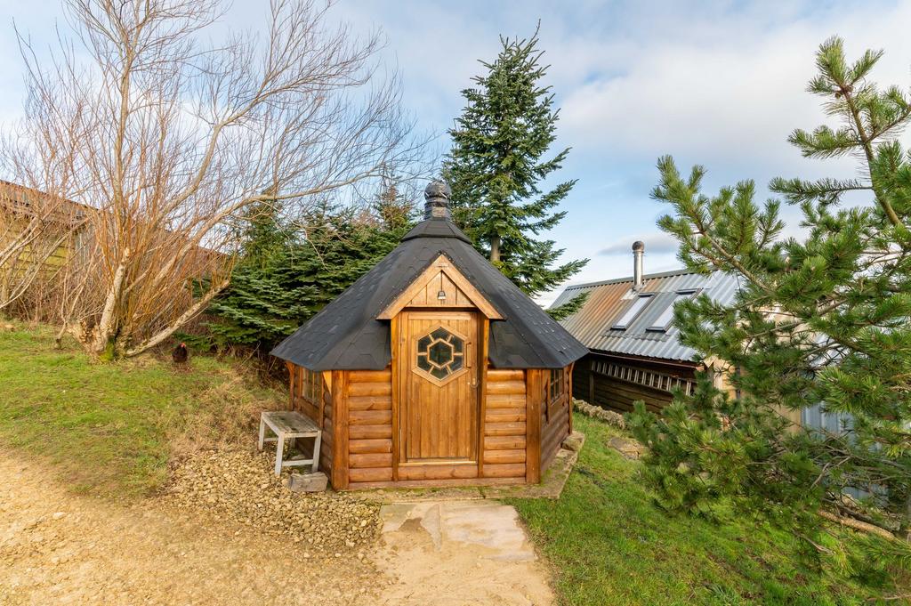 BBQ hut