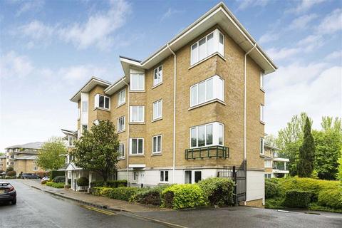 2 bedroom flat to rent, Strand Drive, Richmond TW9