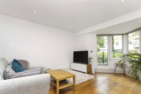 2 bedroom flat to rent, Strand Drive, Richmond TW9