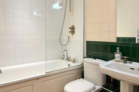 2 bedroom flat to rent, Printers Inn Court, London, EC4A