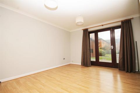 2 bedroom flat to rent, Plested Court, Stoke Mandeville HP22