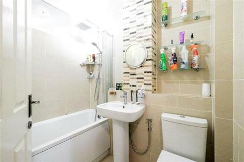 2 bedroom apartment for sale, Millhaven Close, Romford RM6