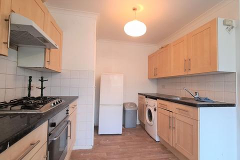 1 bedroom ground floor flat to rent, Endsleigh Gardens, Ilford, IG1