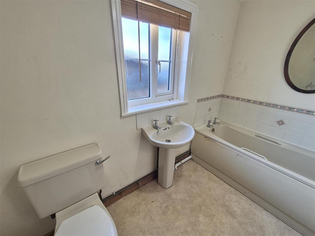Bathroom.jpg