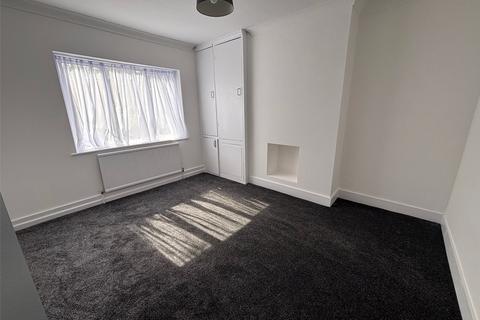 3 bedroom terraced house for sale, Overton Drive, Romford RM6