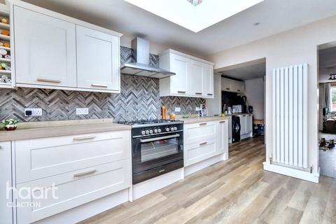 3 bedroom semi-detached house for sale, Merstham Drive, Clacton-On-Sea