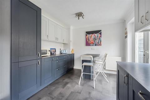 undefined, Kingham Close, Chippenham