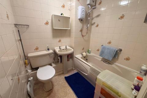 1 bedroom apartment for sale, Cunningham Close, Romford RM6