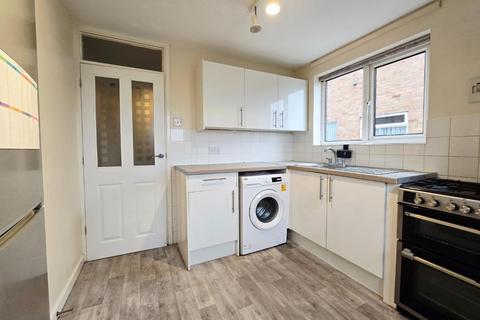 2 bedroom flat to rent, Southmead Crescent, Waltham Cross EN8