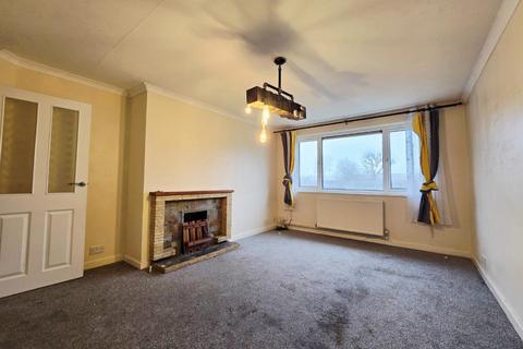 2 bedroom flat to rent, Southmead Crescent, Waltham Cross EN8
