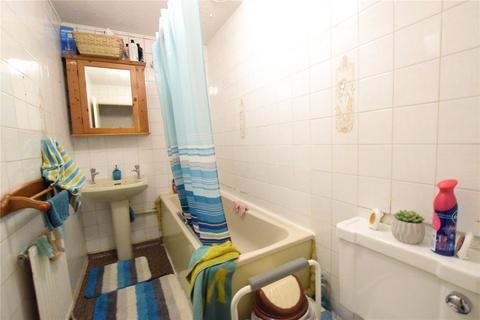 2 bedroom end of terrace house for sale, Avenue Road, Chadwell Heath RM6