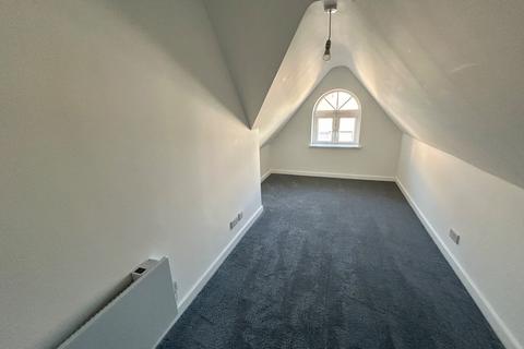 2 bedroom flat to rent, NEW MODERN TWO BEDROOM SECOND FLOOR FLAT LOCATED IN BOSCOME PRECINCT/CHRISTCHURCH ROAD