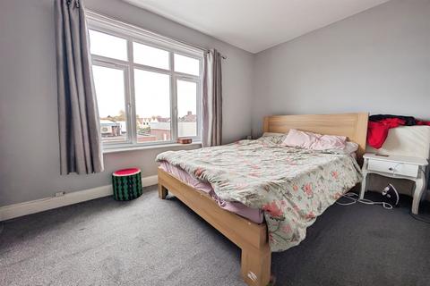 2 bedroom flat to rent, Shirley Road, Southampton SO15