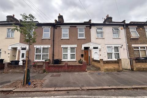 3 bedroom terraced house for sale, Heath Road, Romford RM6