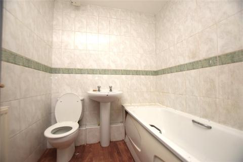 3 bedroom terraced house for sale, Westfield Gardens, Romford RM6