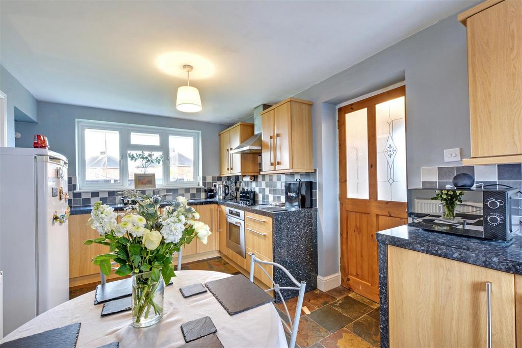 Kitchen 4.jpeg