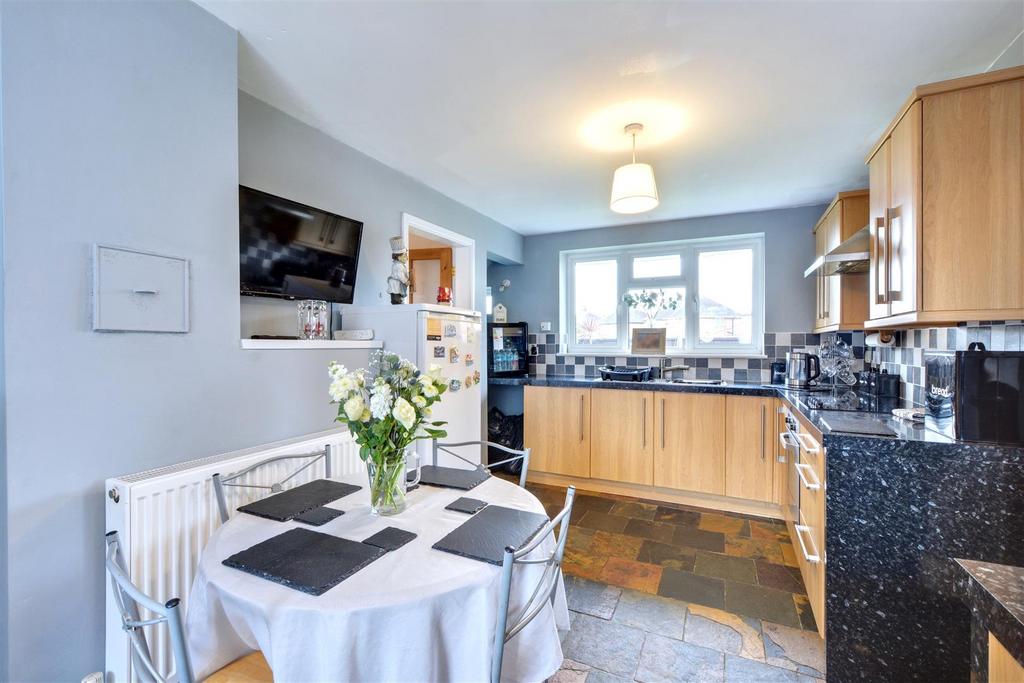 Kitchen 3.jpeg