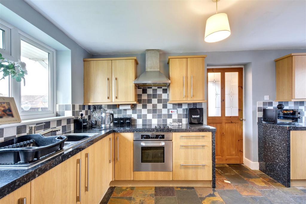 Kitchen 6.jpeg