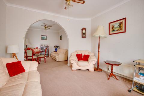 3 bedroom semi-detached house for sale, BITTERNE PARK! NO FORWARD CHAIN! POTENTIAL TO IMPROVE!