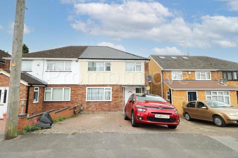 3 bedroom semi-detached house to rent, Hayhurst Road Luton LU4 0DA