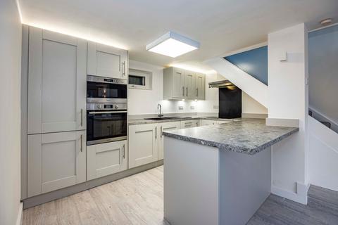 3 bedroom semi-detached house to rent, Lenton Avenue, Nottingham, NG7