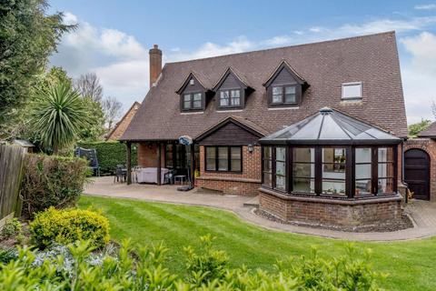 4 bedroom detached house for sale, Ducks Hill Road, Northwood HA6