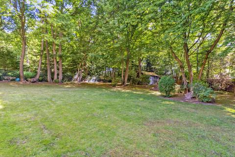 undefined, Oak Glade, Northwood HA6