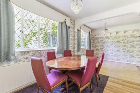 undefined, Oak Glade, Northwood HA6