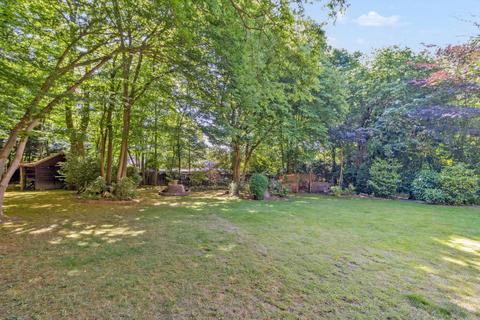 undefined, Oak Glade, Northwood HA6