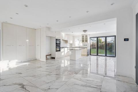 4 bedroom detached house for sale, Northwood Road, Harefield UB9
