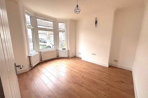 3 bedroom terraced house for sale, Kenneth Road, Romford RM6