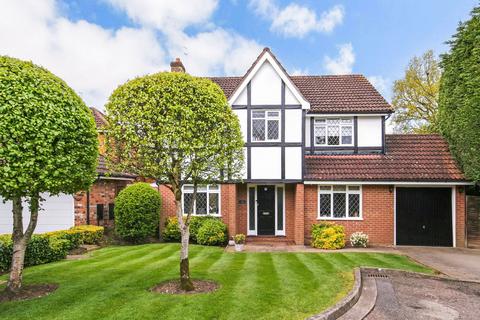 4 bedroom detached house for sale, Kingfisher Close, Northwood HA6