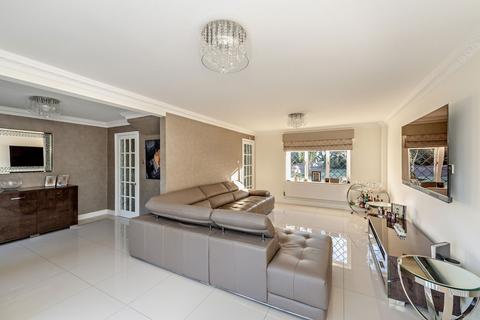 4 bedroom detached house for sale, Kingfisher Close, Northwood HA6
